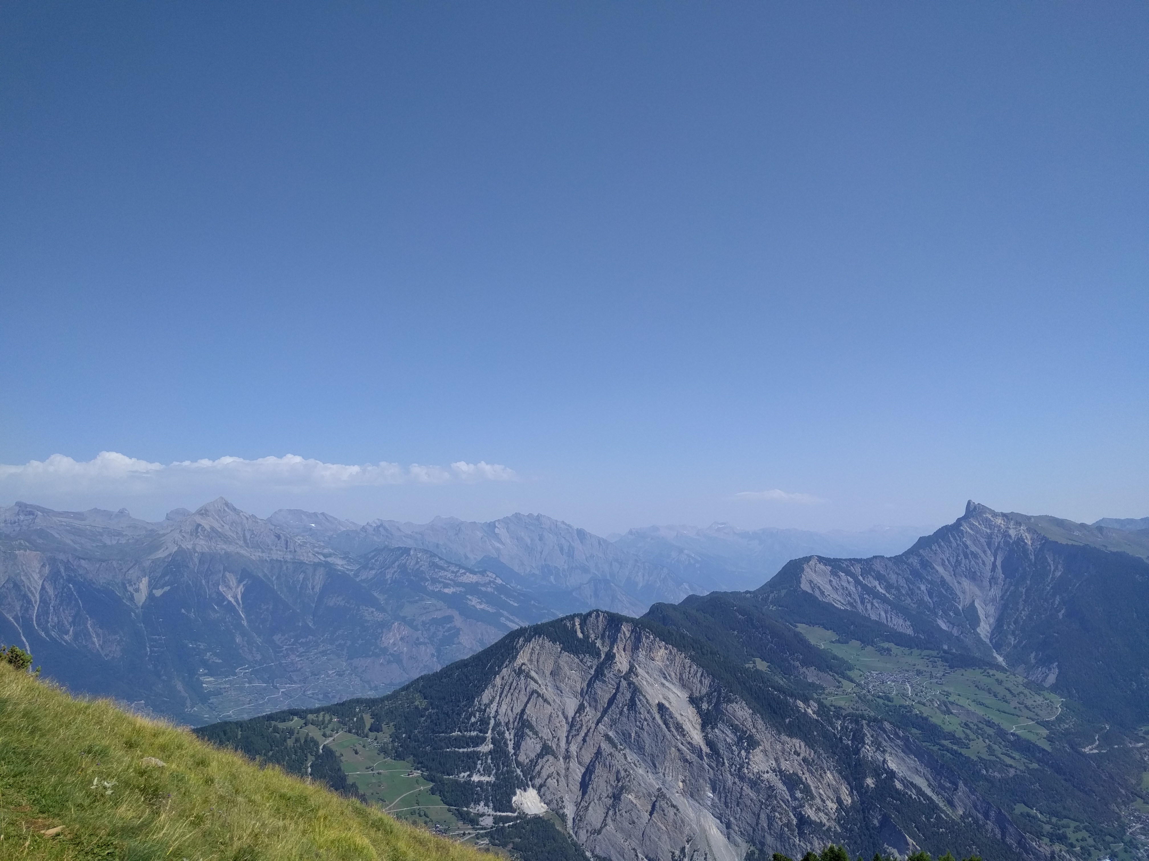 Vue sur le col des Planches, la Crevasse, la Pierre-à-voir