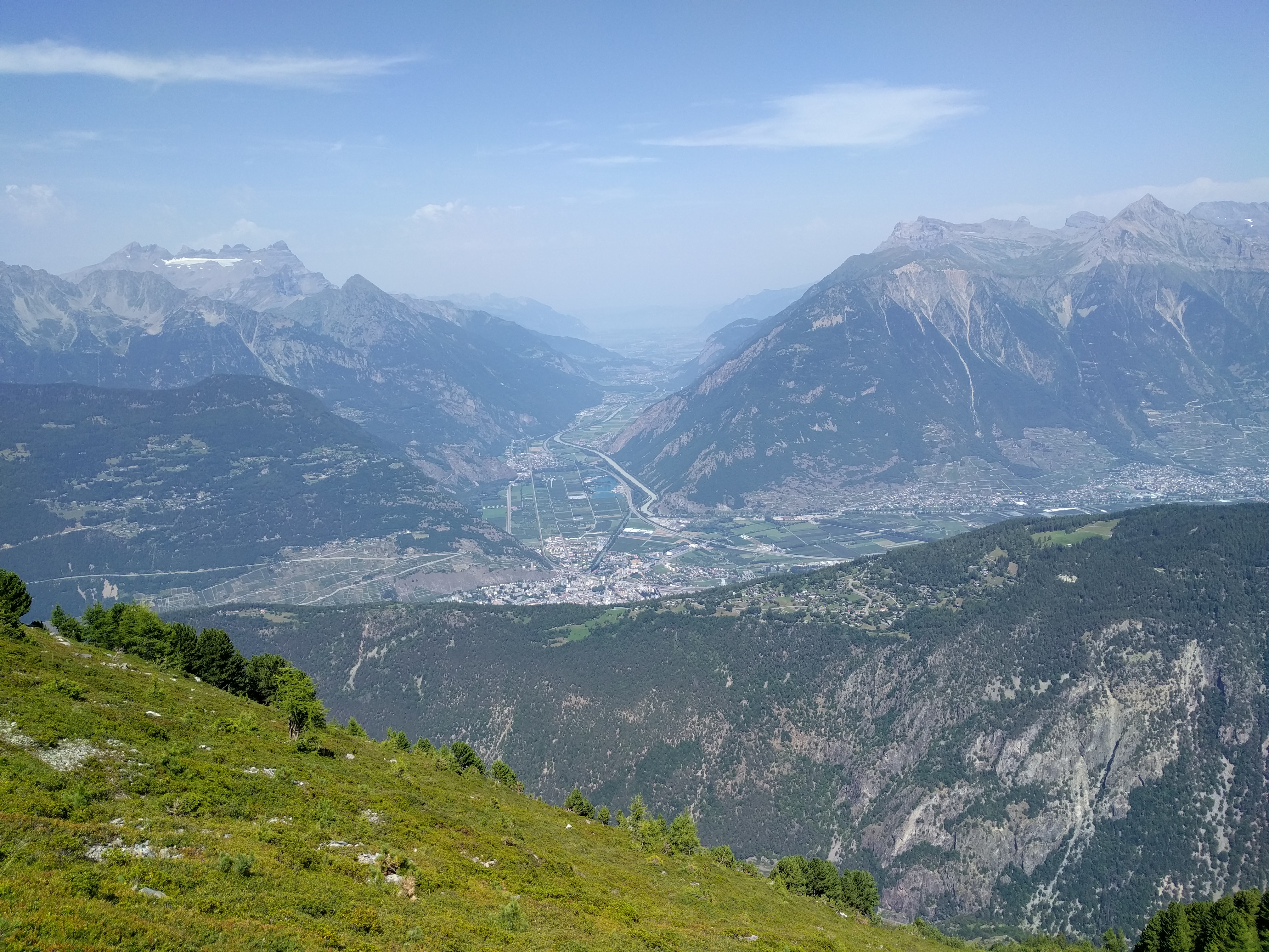 Chemin-dessus, Martigny, la vallée du Rhône en direction du Léman, les Dents du Midi